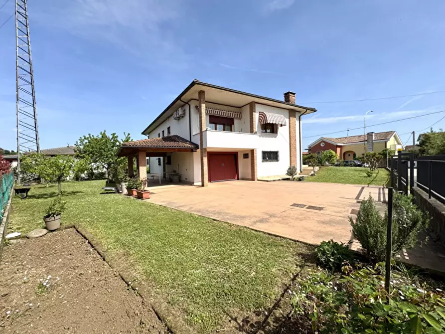 Immagine 37 di Villa in vendita  in Strada della Cuca 1 a Breganze