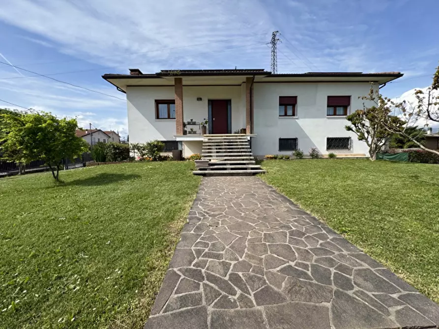 Immagine 42 di Villa in vendita  in Strada della Cuca 1 a Breganze