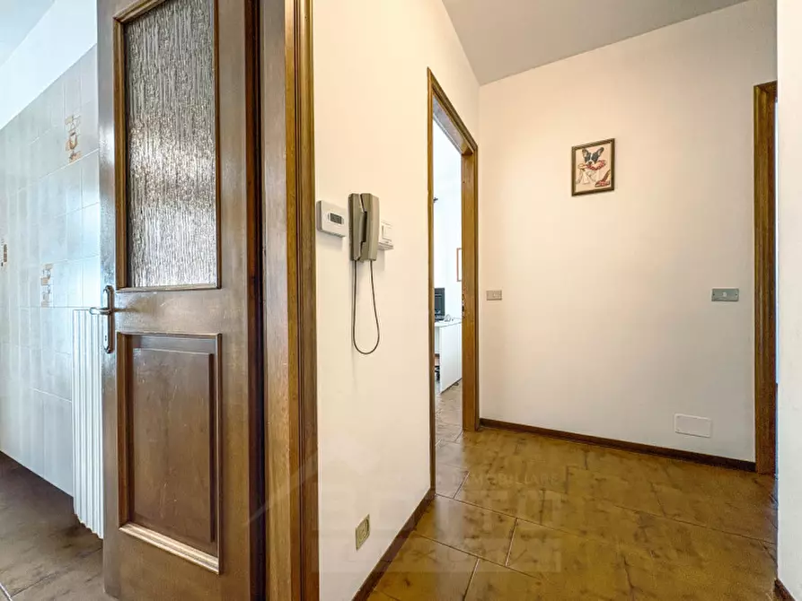 Immagine 5 di Palazzo in vendita  in Piazza dottor Felice Possi n.3A a Stresa