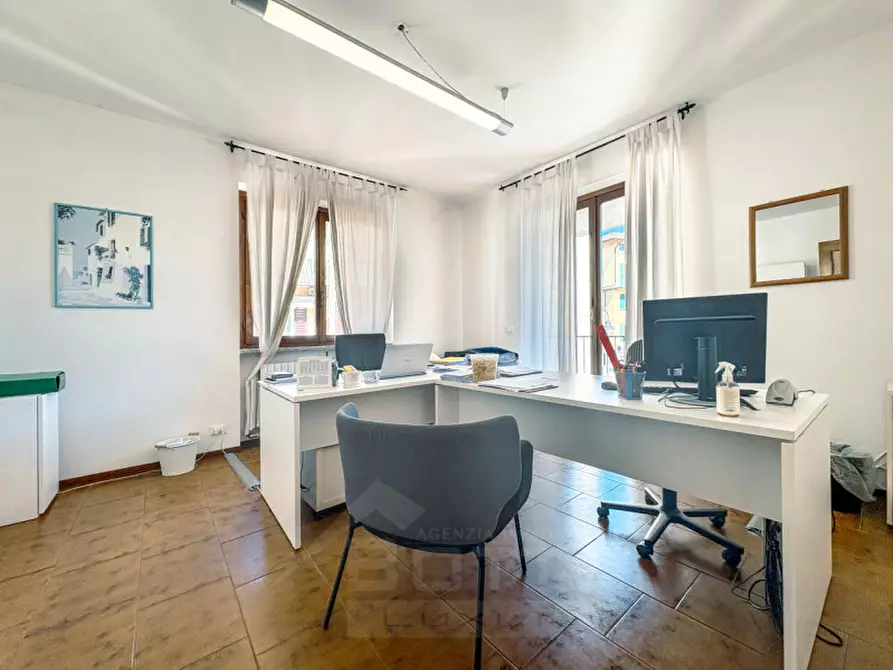 Immagine 8 di Palazzo in vendita  in Piazza dottor Felice Possi n.3A a Stresa