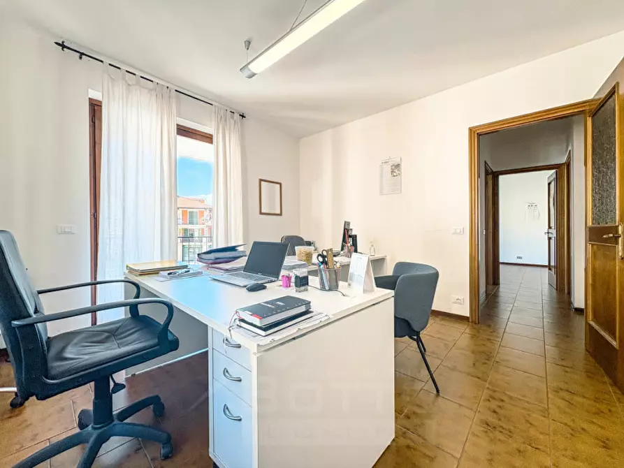 Immagine 11 di Palazzo in vendita  in Piazza dottor Felice Possi n.3A a Stresa