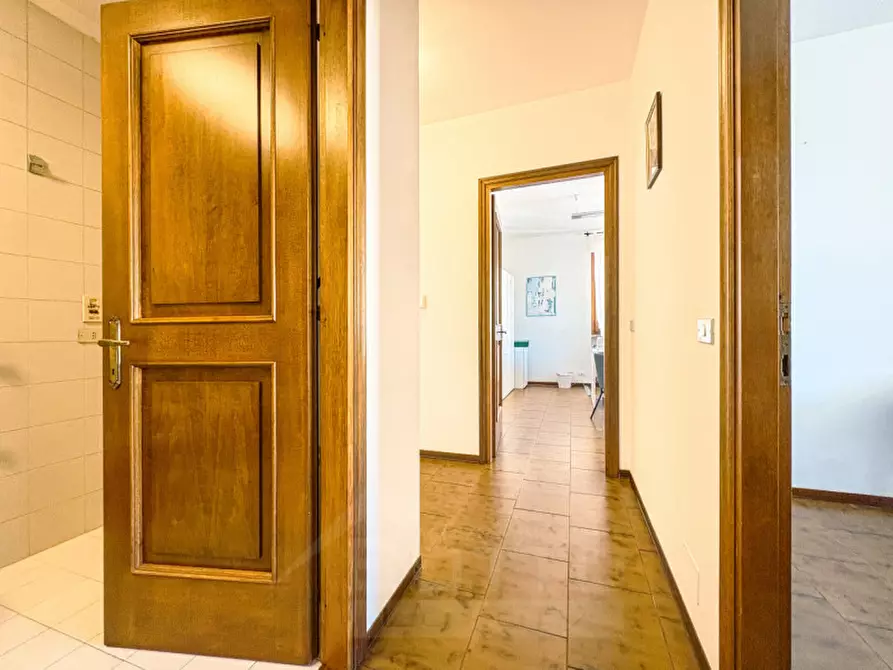 Immagine 12 di Palazzo in vendita  in Piazza dottor Felice Possi n.3A a Stresa