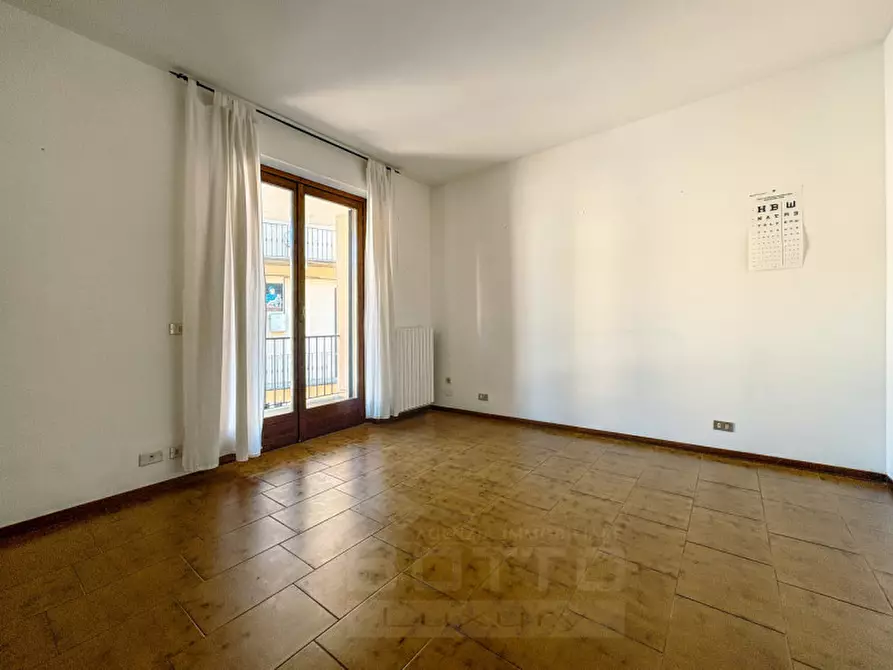 Immagine 15 di Palazzo in vendita  in Piazza dottor Felice Possi n.3A a Stresa