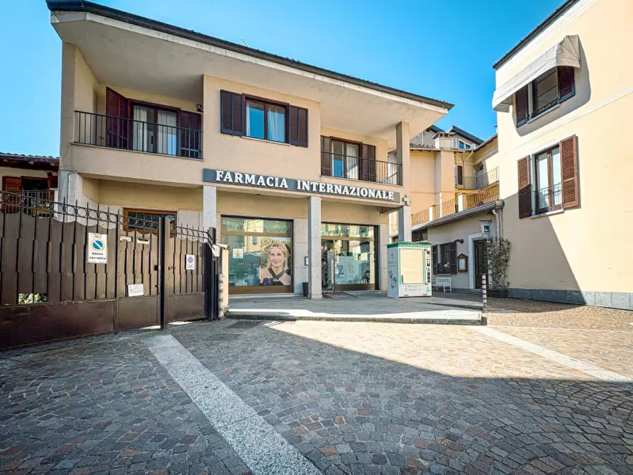 Immagine 23 di Palazzo in vendita  in Piazza dottor Felice Possi n.3A a Stresa