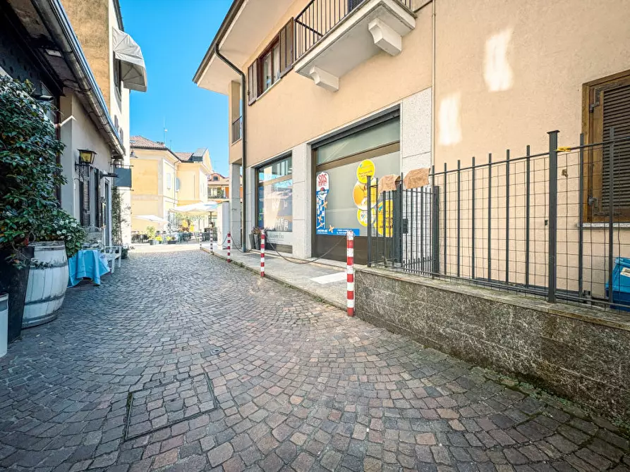 Immagine 24 di Palazzo in vendita  in Piazza dottor Felice Possi n.3A a Stresa