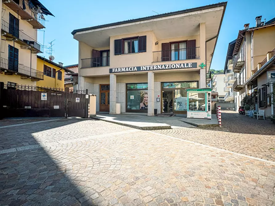 Immagine 26 di Palazzo in vendita  in Piazza dottor Felice Possi n.3A a Stresa