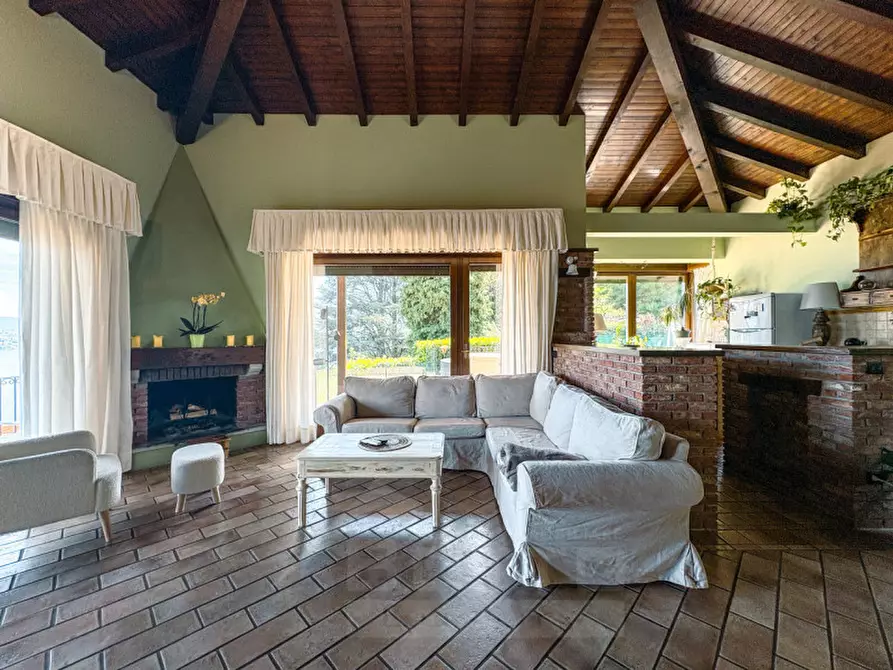 Immagine 5 di Villa in vendita  in via vignolo park 18 a Stresa