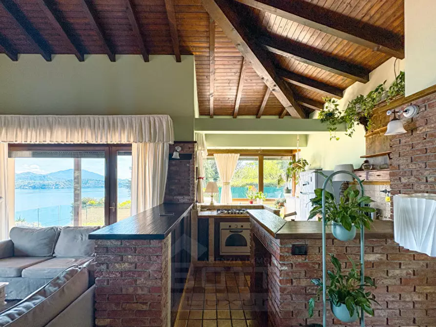 Immagine 6 di Villa in vendita  in via vignolo park 18 a Stresa