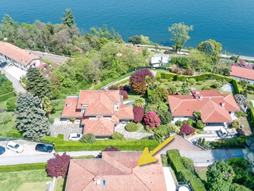 Immagine 8 di Villa in vendita  in via vignolo park 18 a Stresa