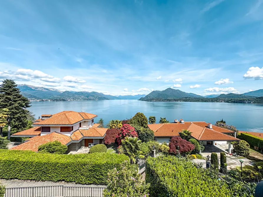 Immagine 8 di Villa in vendita  in via vignolo park 18 a Stresa