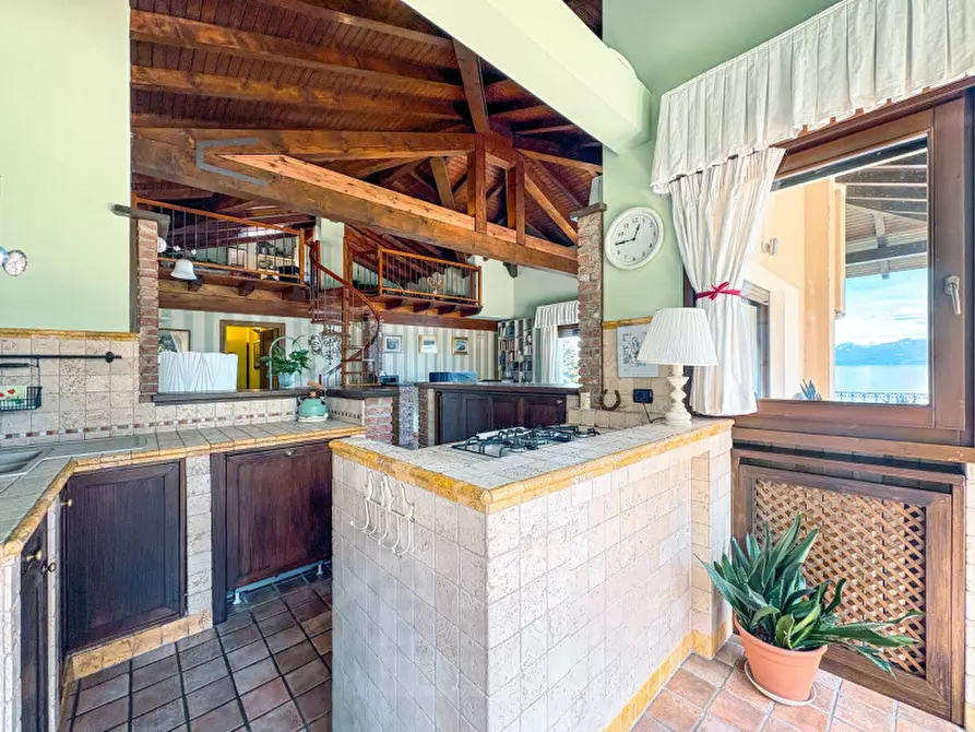 Immagine 9 di Villa in vendita  in via vignolo park 18 a Stresa