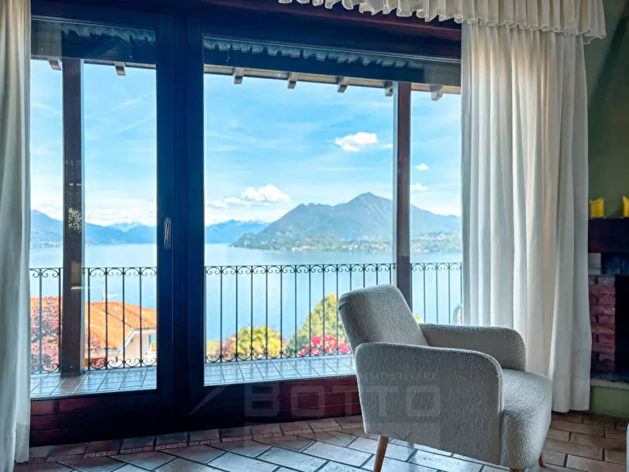 Immagine 18 di Villa in vendita  in via vignolo park 18 a Stresa