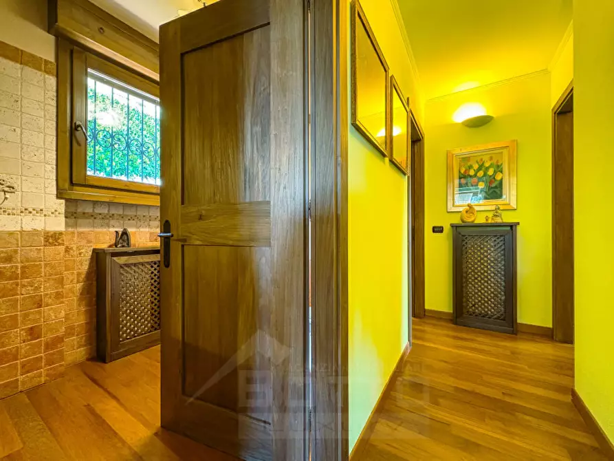 Immagine 21 di Villa in vendita  in via vignolo park 18 a Stresa