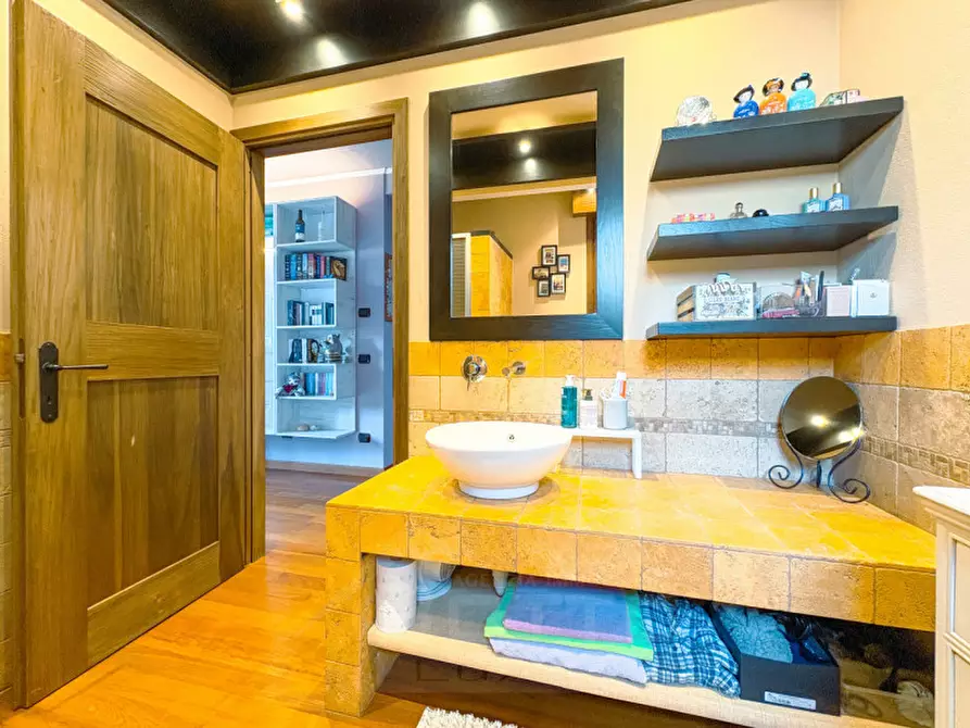 Immagine 42 di Villa in vendita  in via vignolo park 18 a Stresa