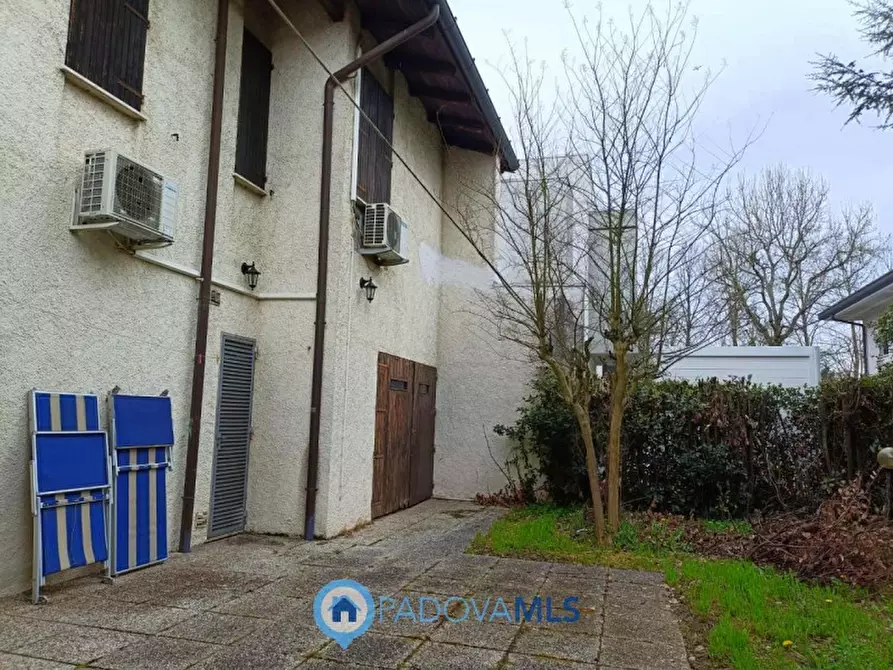 Immagine 5 di Casa bifamiliare in vendita  in Via Friuli a Selvazzano Dentro