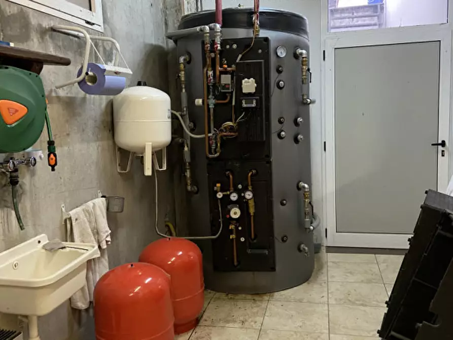 Immagine 8 di Capannone industriale in vendita  a Val Liona