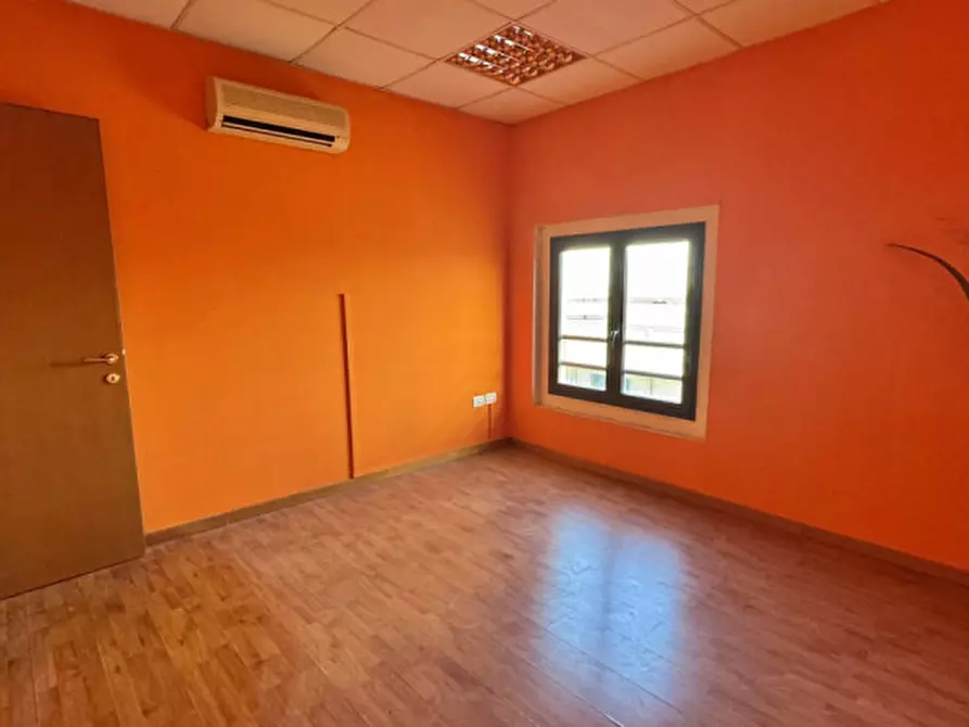 Immagine 21 di Ufficio in affitto  in Sestu,Strada Statale 131 Carlo Felice, s.n.c. a Sestu