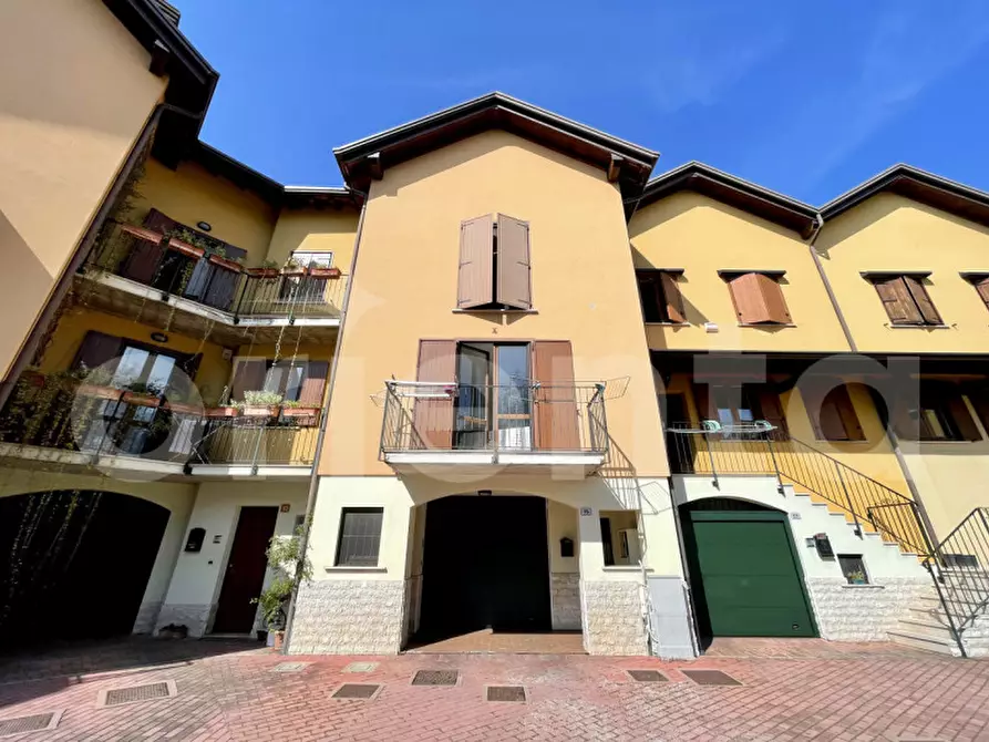 Immagine 2 di Villetta a schiera in vendita  in Via Nicolò Secco d'Aragona a Montichiari