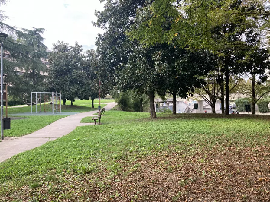 Immagine 3 di Appartamento in vendita  a Vicenza