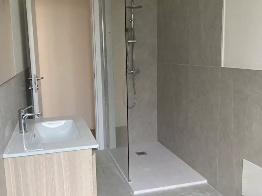 Immagine 9 di Appartamento in vendita  a Vicenza