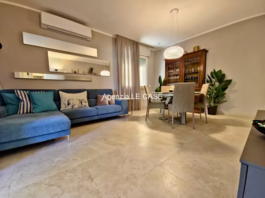 Immagine 2 di Villa in affitto  a Forte Dei Marmi