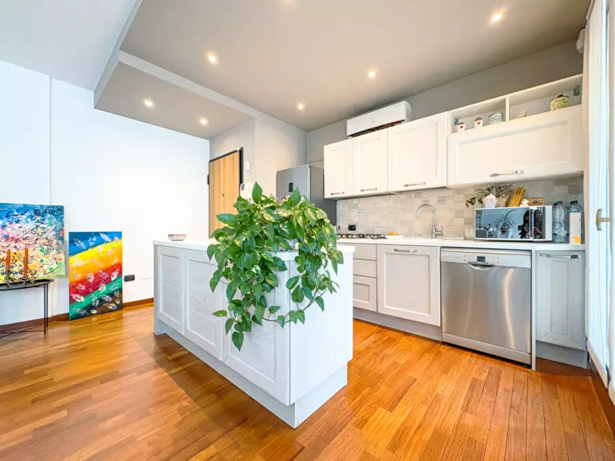 Immagine 5 di Appartamento in vendita  in Via Quattro Novembre a Omegna