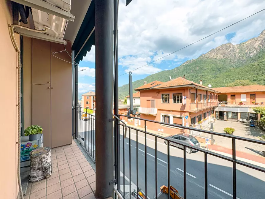 Immagine 11 di Appartamento in vendita  in Via Quattro Novembre a Omegna