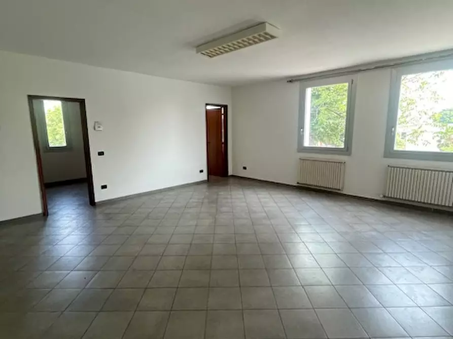 Immagine 5 di Capannone industriale in affitto  in via Radici a Castellarano