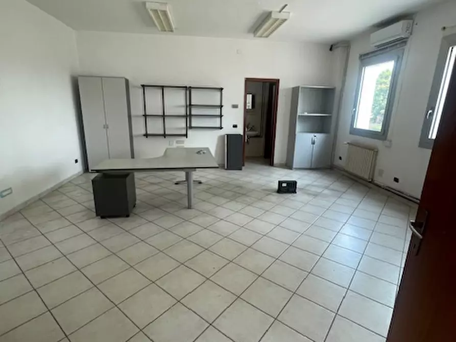 Immagine 8 di Capannone industriale in affitto  in via Radici a Castellarano