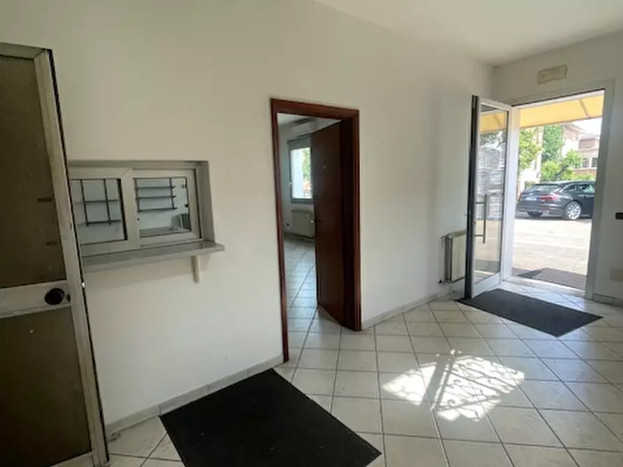 Immagine 9 di Capannone industriale in affitto  in via Radici a Castellarano