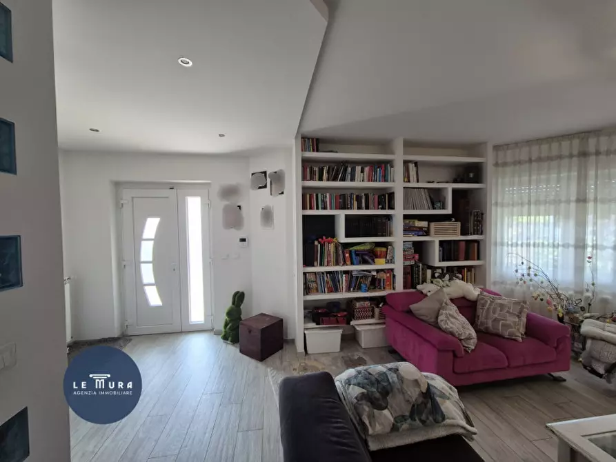 Immagine 3 di Villa in vendita  in Via Brigata Re a Gorizia