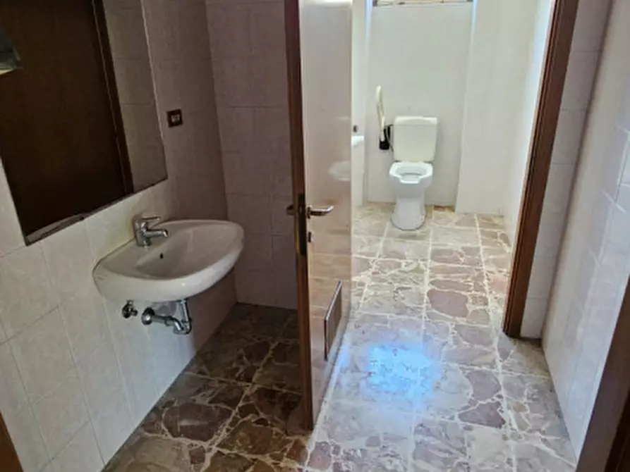 Immagine 25 di Villa in vendita  in PIAZZA SAVONA 25 a Monastero Bormida