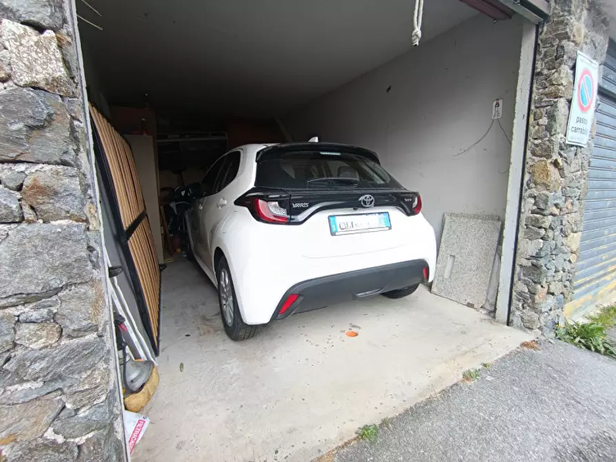 Immagine 11 di Appartamento in vendita  in via nino bixio a Vado Ligure