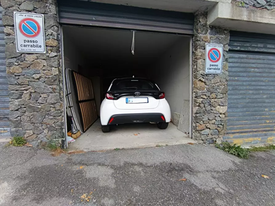 Immagine 12 di Appartamento in vendita  in via nino bixio a Vado Ligure