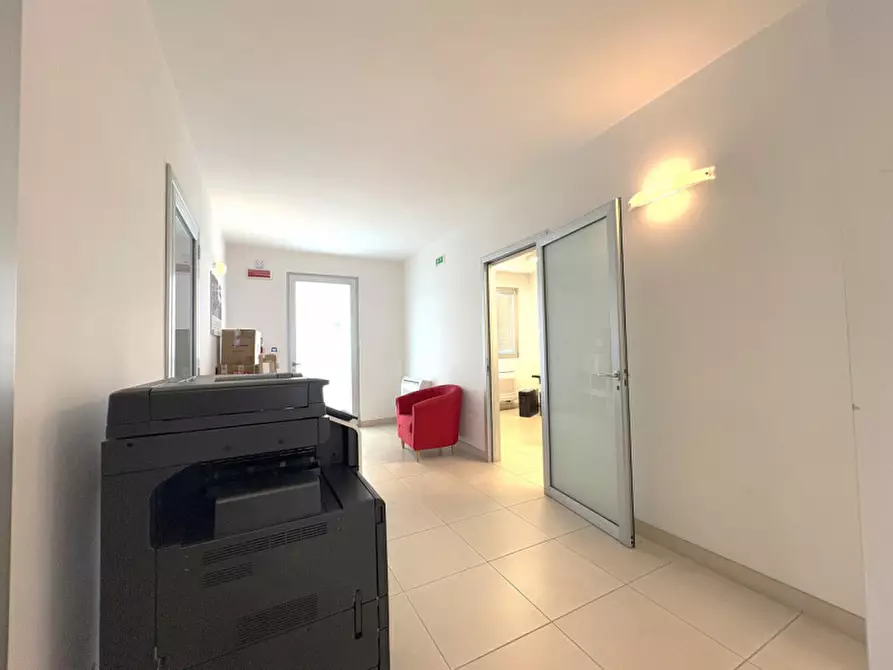 Immagine 2 di Ufficio in vendita  in Via Vittorio Bachelet a Lecce