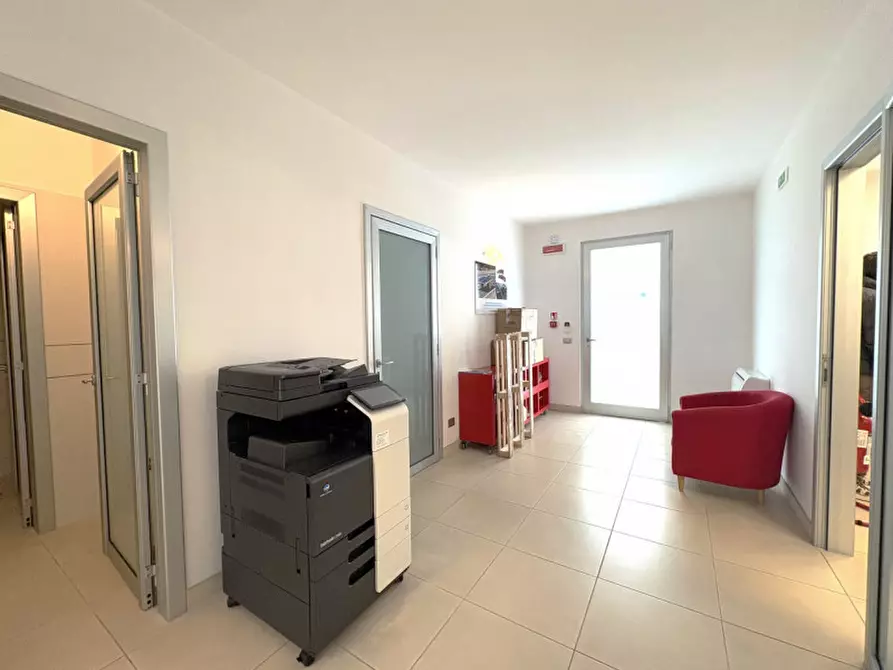 Immagine 3 di Ufficio in vendita  in Via Vittorio Bachelet a Lecce