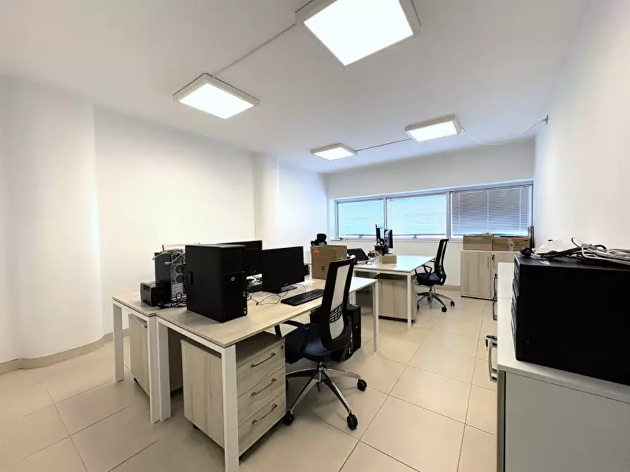 Immagine 4 di Ufficio in vendita  in Via Vittorio Bachelet a Lecce