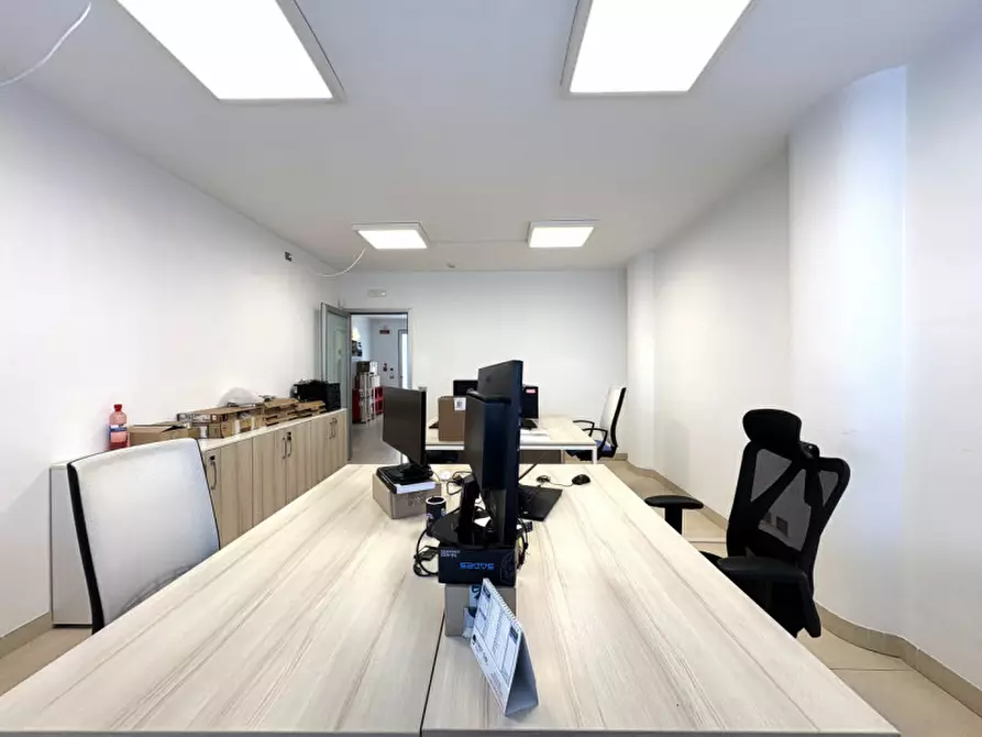 Immagine 6 di Ufficio in vendita  in Via Vittorio Bachelet a Lecce