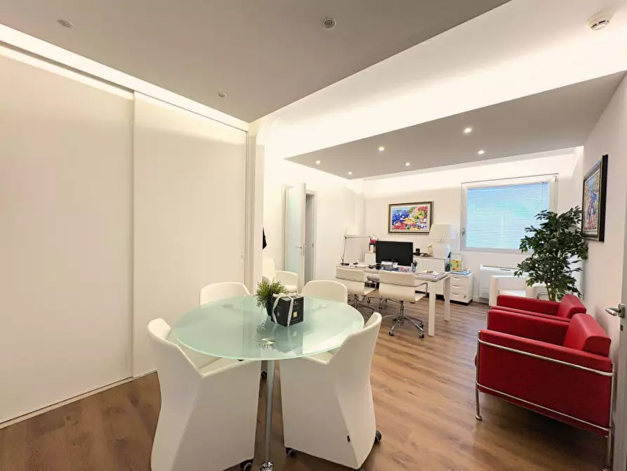 Immagine 2 di Ufficio in vendita  in Via Vittorio Bachelet a Lecce