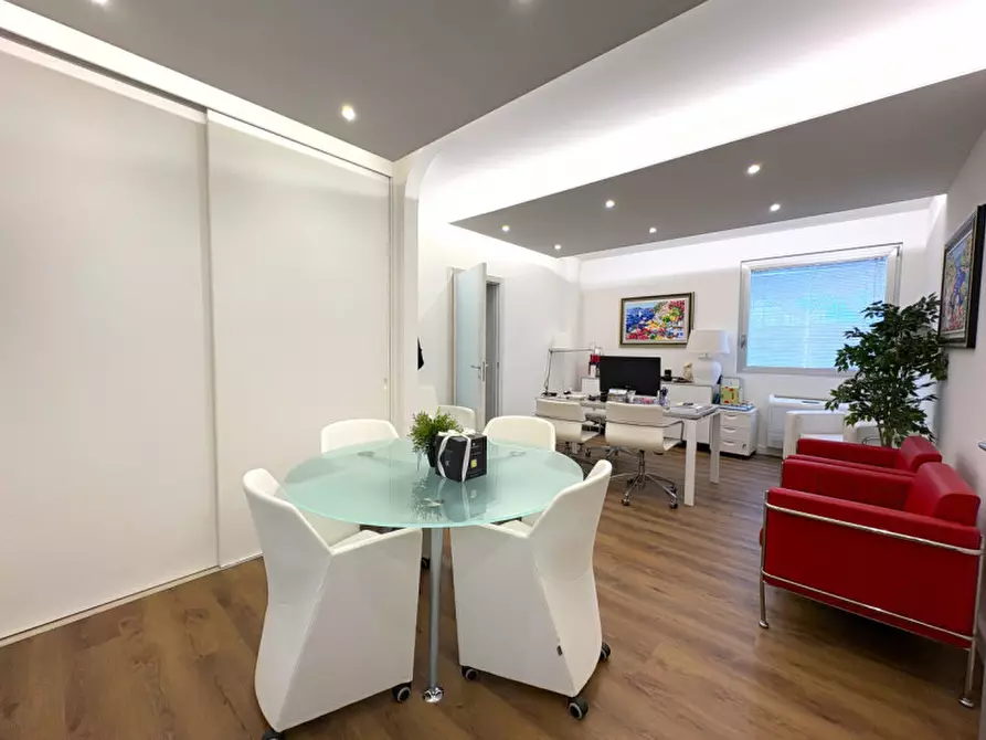 Immagine 4 di Ufficio in vendita  in Via Vittorio Bachelet a Lecce