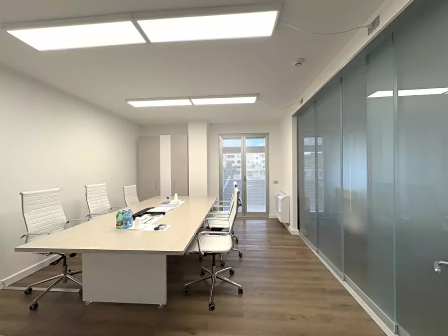 Immagine 9 di Ufficio in vendita  in Via Vittorio Bachelet a Lecce