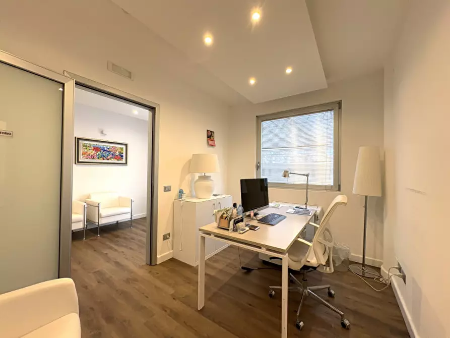 Immagine 16 di Ufficio in vendita  in Via Vittorio Bachelet a Lecce