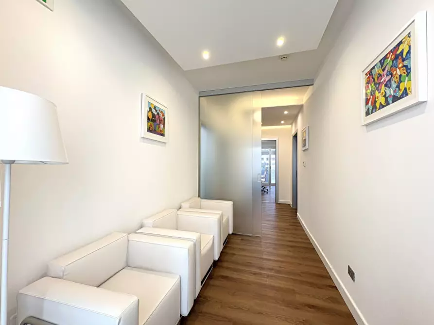 Immagine 20 di Ufficio in vendita  in Via Vittorio Bachelet a Lecce