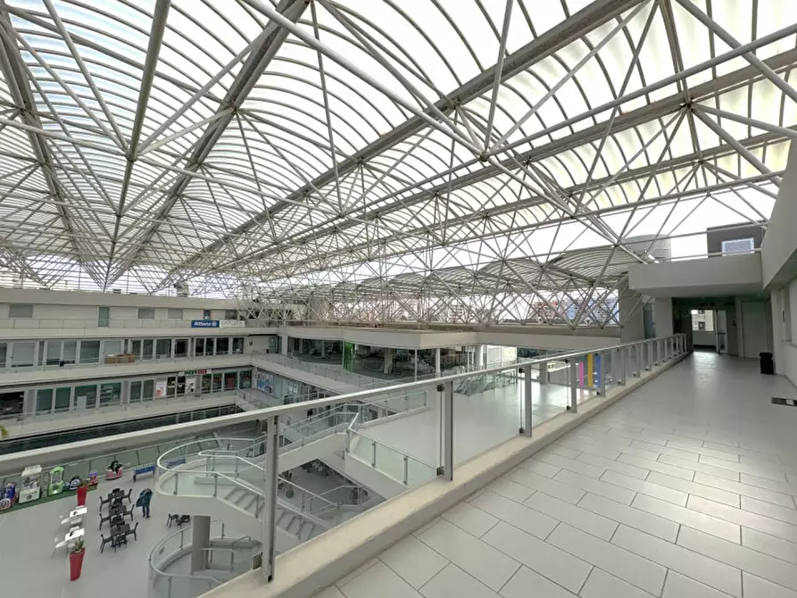 Immagine 27 di Ufficio in vendita  in Via Vittorio Bachelet a Lecce