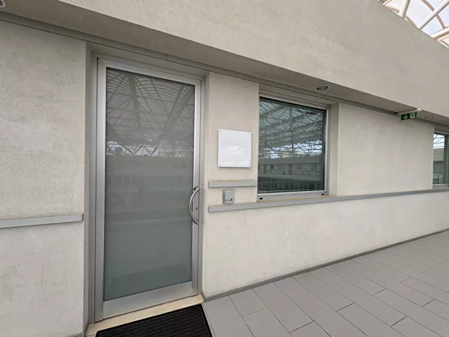 Immagine 28 di Ufficio in vendita  in Via Vittorio Bachelet a Lecce