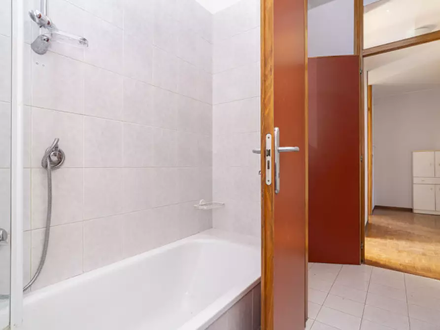 Immagine 21 di Ufficio in affitto  in STRADA PALERA 97 a Moncalieri