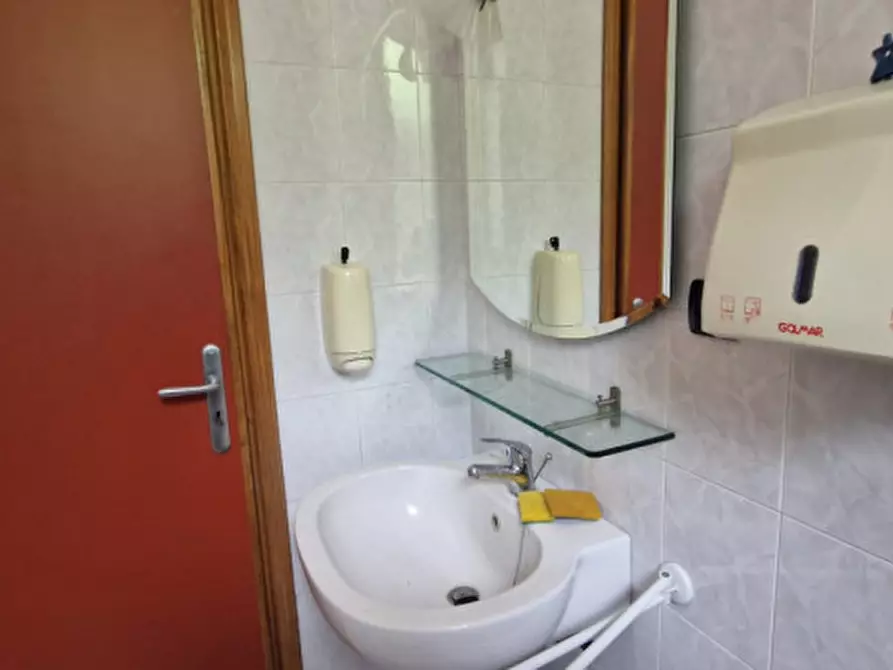 Immagine 29 di Ufficio in affitto  in STRADA PALERA 97 a Moncalieri