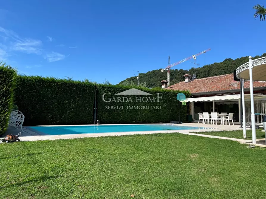 Immagine 2 di Casa bifamiliare in vendita  in Via Barcuzzi a Lonato del Garda