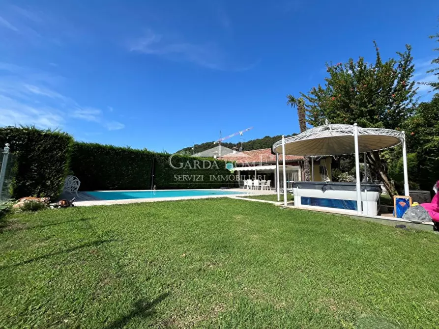 Immagine 7 di Casa bifamiliare in vendita  in Via Barcuzzi a Lonato del Garda