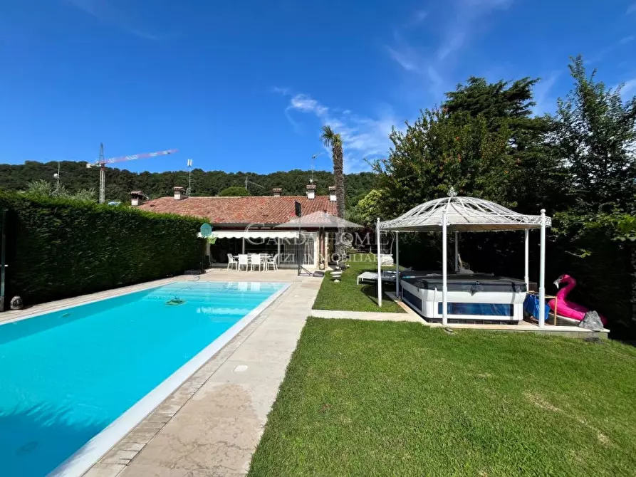 Immagine 10 di Casa bifamiliare in vendita  in Via Barcuzzi a Lonato del Garda